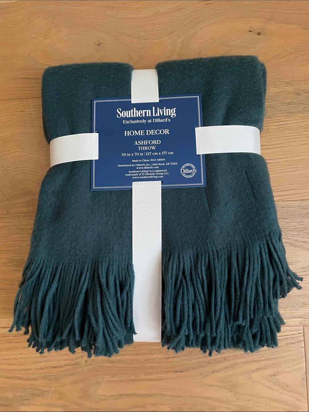 Southern Living Ashford Throw Green, NWT
